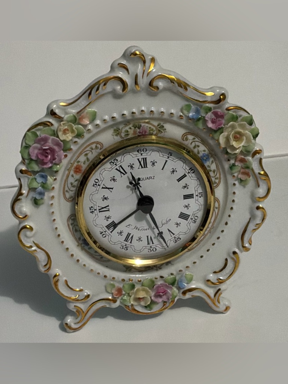 Rare antique REINE HANDERBEITCOALPORT BONE CHINA CLOCK W/RAISED PORCELAIN FLOWER